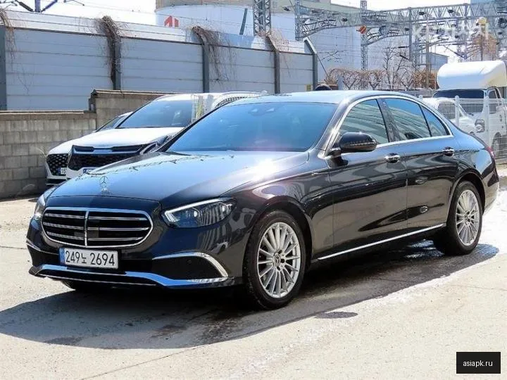 Mercedes-Benz E-Class 2