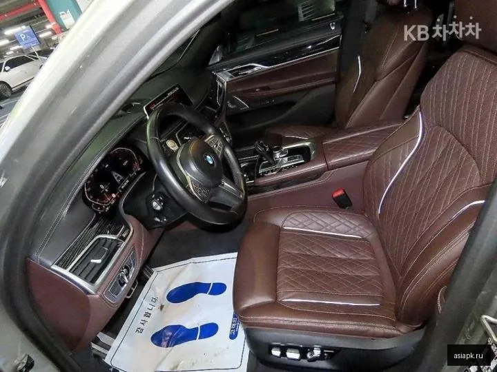 BMW 7-Series 6