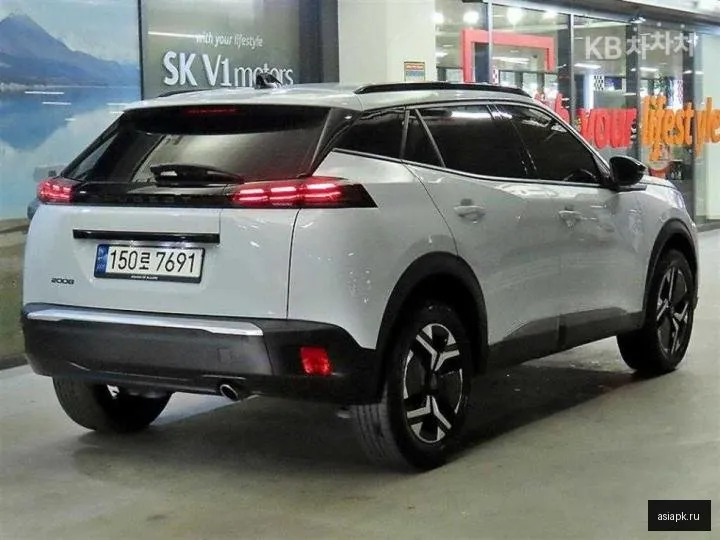 Peugeot 2008 4