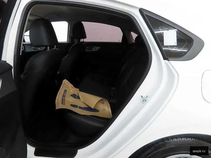 Kia K3 6