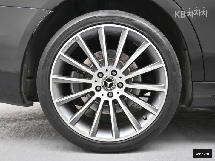 Mercedes-Benz S-Class 5