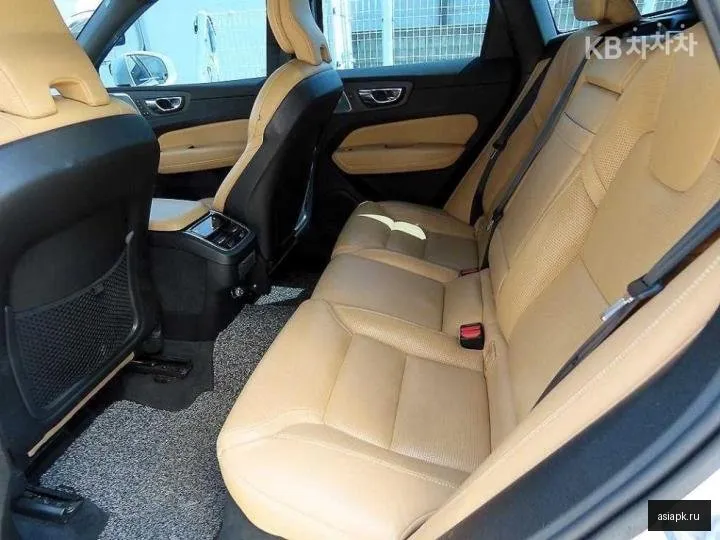 Volvo XC60 6