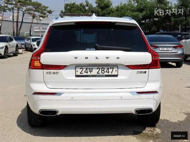 Volvo XC60 4