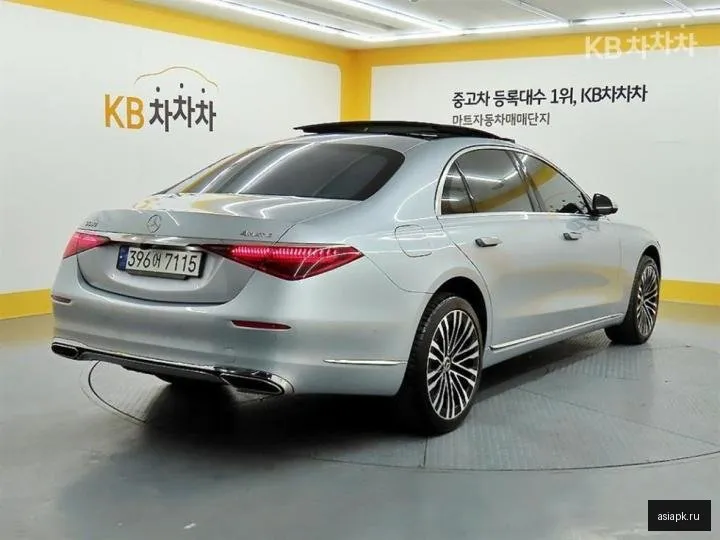 Mercedes-Benz S-Class 5