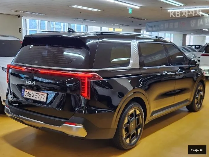 Kia Carnival 4