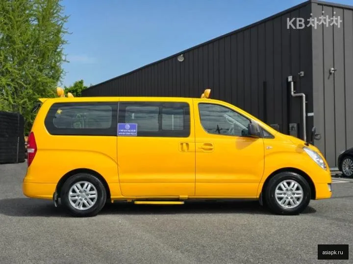 Hyundai Starex 4