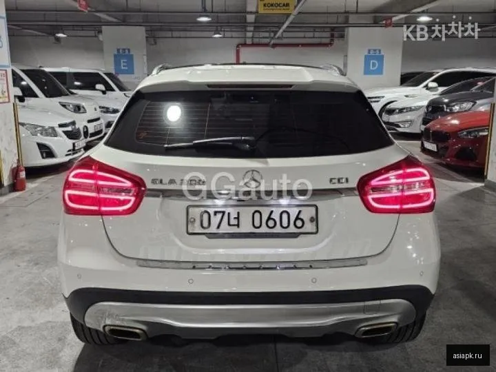Mercedes-Benz GLA-Class 3