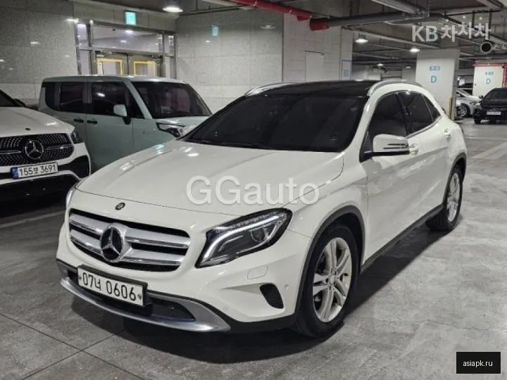 Mercedes-Benz GLA-Class 2