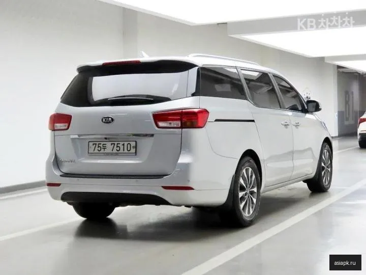 Kia Carnival 4
