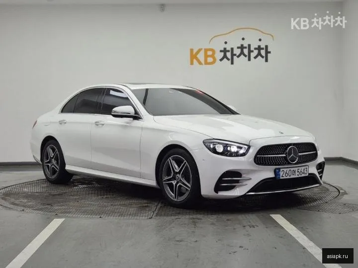 Mercedes-Benz E-Class 2