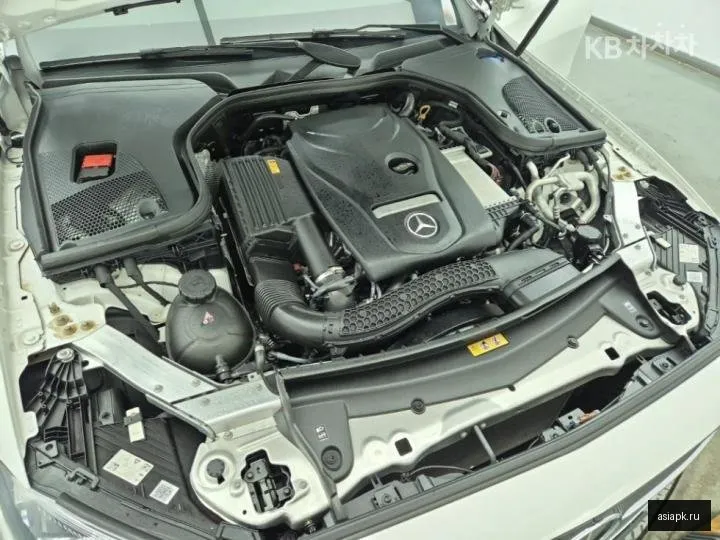 Mercedes-Benz E-Class 6