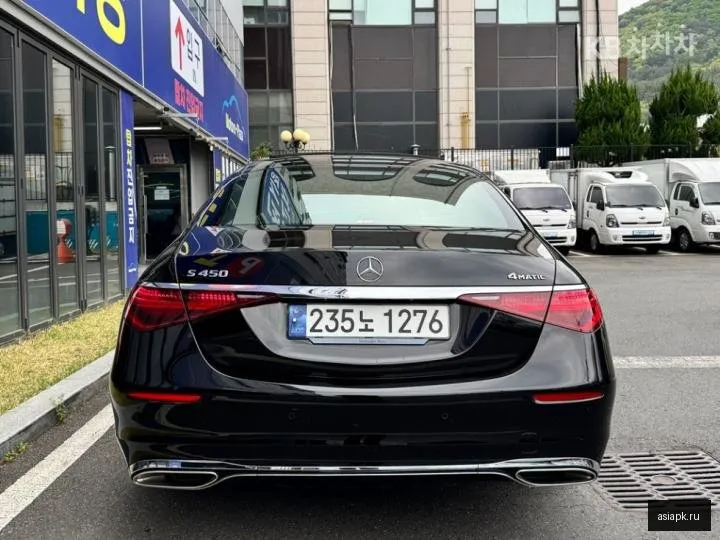 Mercedes-Benz S-Class 3