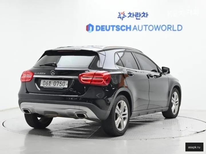 Mercedes-Benz GLA-Class 2