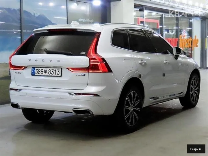 Volvo XC60 4