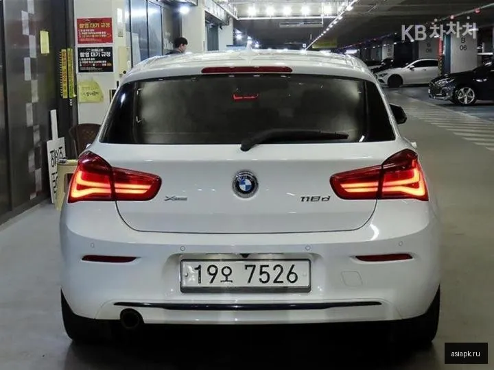 BMW 1-Series 5