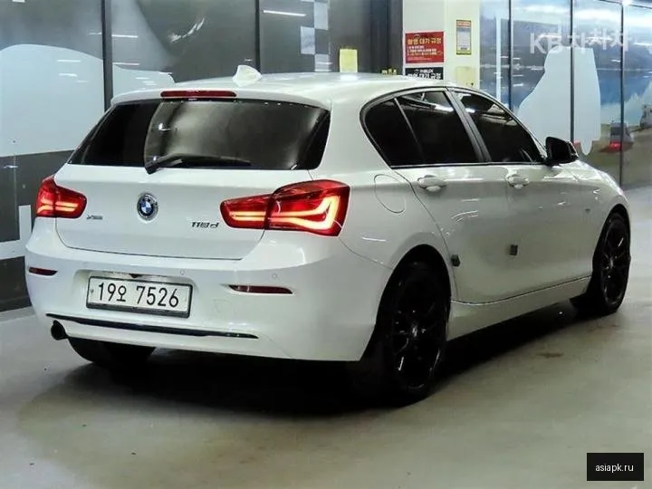 BMW 1-Series 4