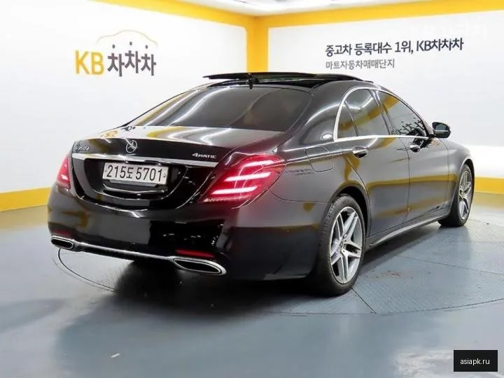 Mercedes-Benz S-Class 4
