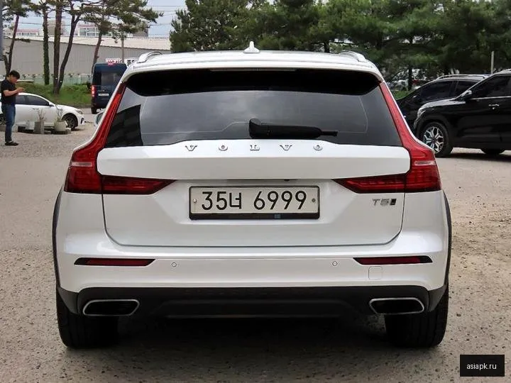 Volvo V60 4