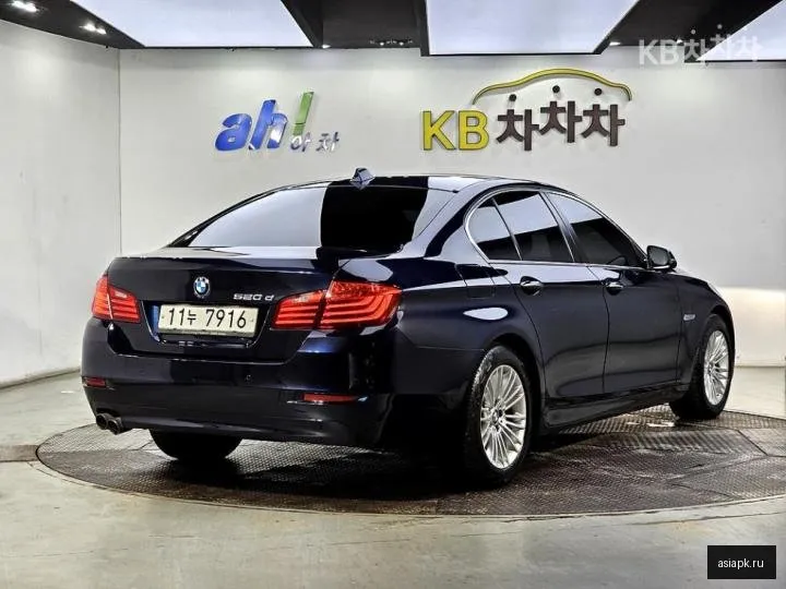 BMW 5-Series 4
