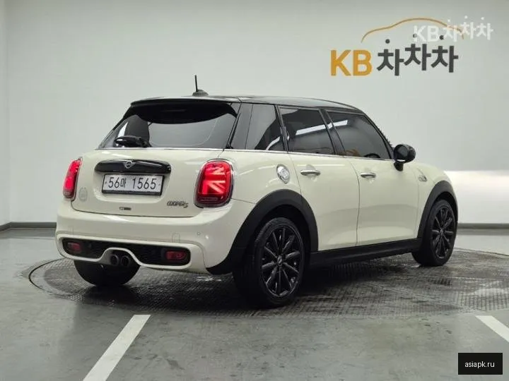 MINI Hatch 4
