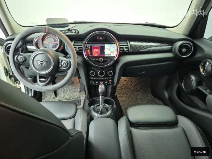 MINI Hatch 5