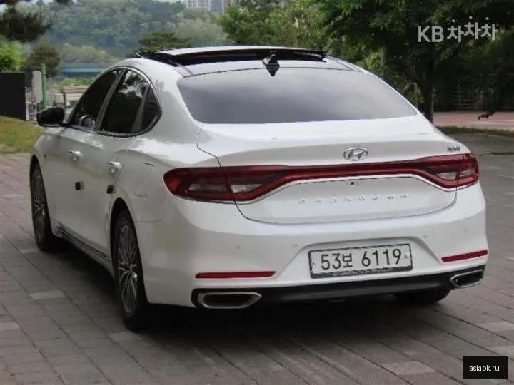 Hyundai Grandeur 4