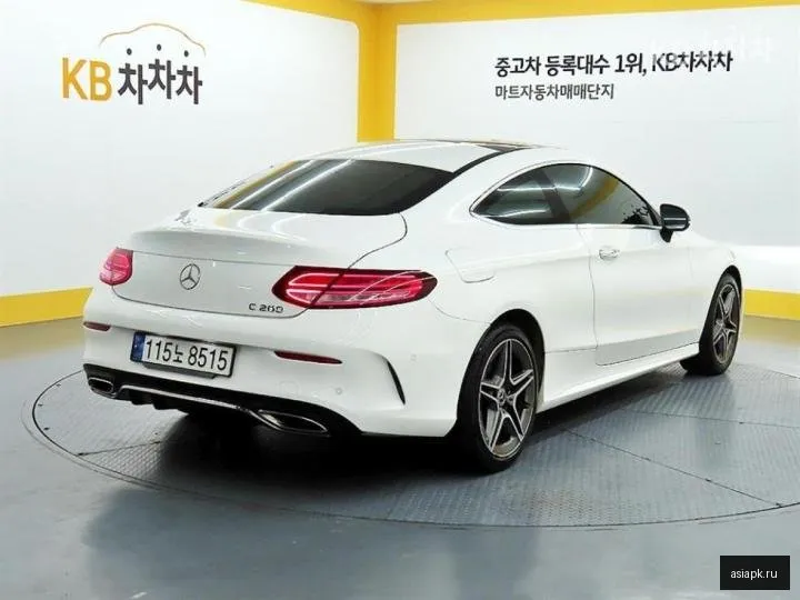 Mercedes-Benz C-Class 4