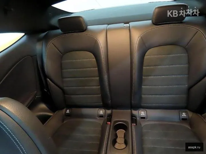 Mercedes-Benz C-Class 6