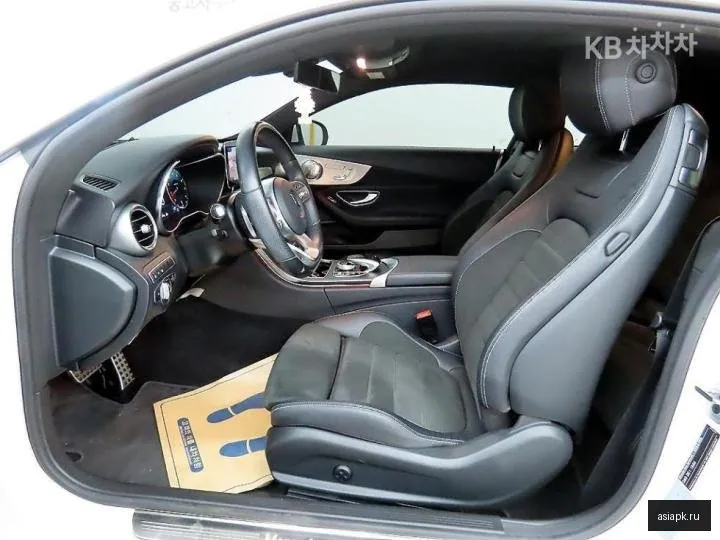 Mercedes-Benz C-Class 5