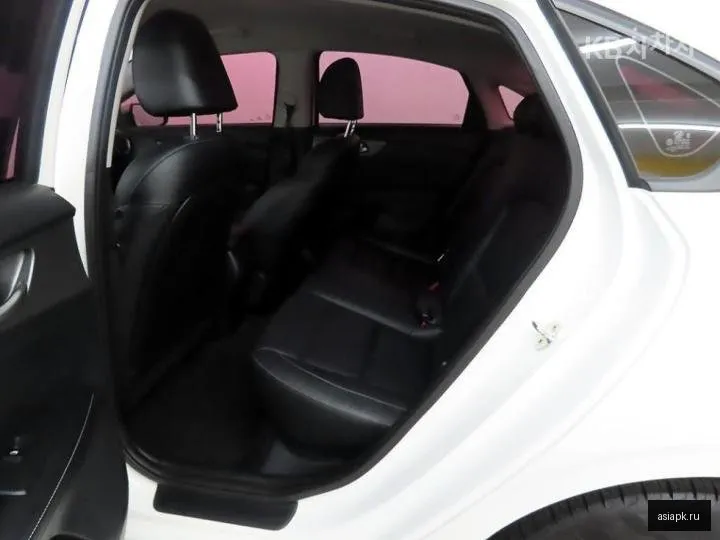 Kia K3 6