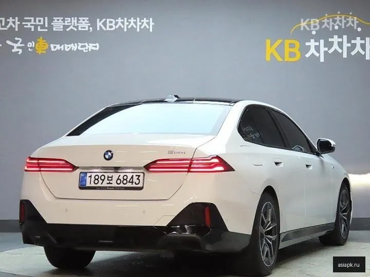 BMW 5-Series 2