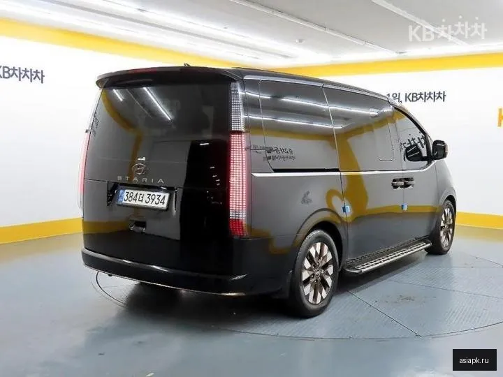 Hyundai Staria 4