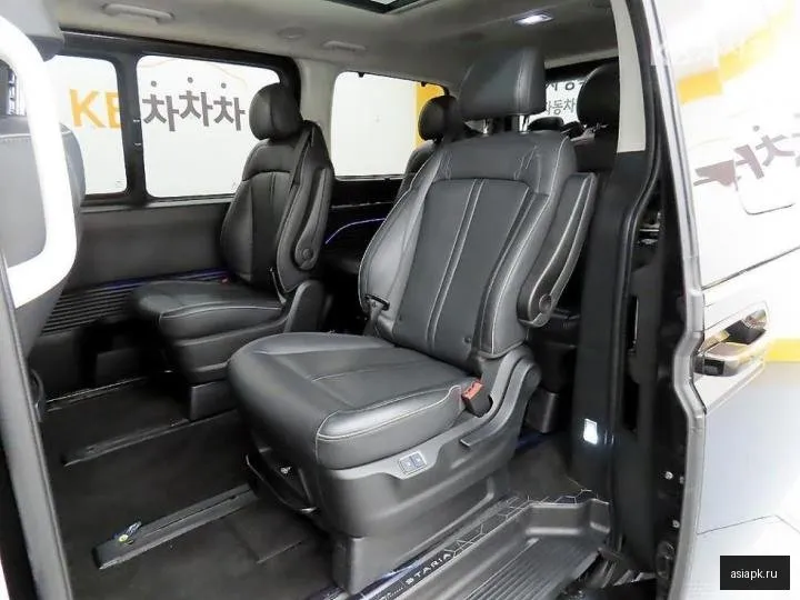 Hyundai Staria 6