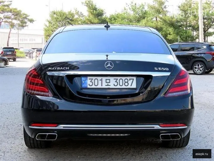 Mercedes-Benz S-Class 3