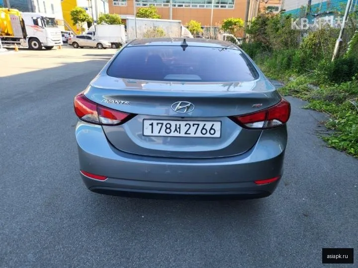 Hyundai Avante 4