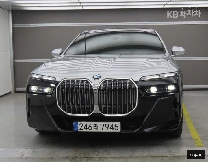BMW 7-Series 2
