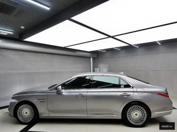 Genesis G90 4