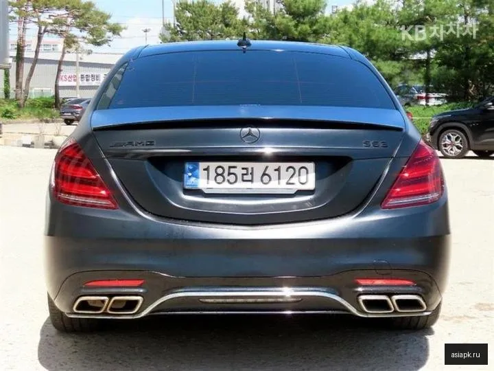 Mercedes-Benz S-Class 4