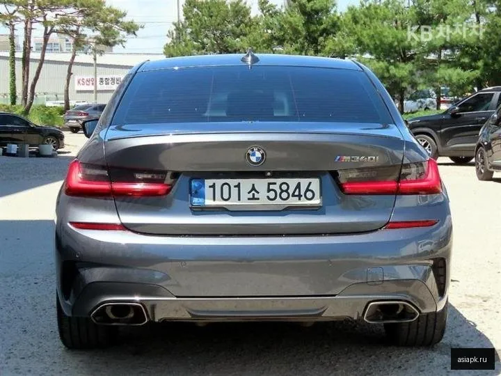 BMW 3-Series 4