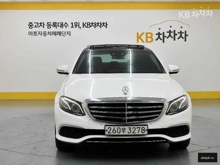 Mercedes-Benz E-Class 2