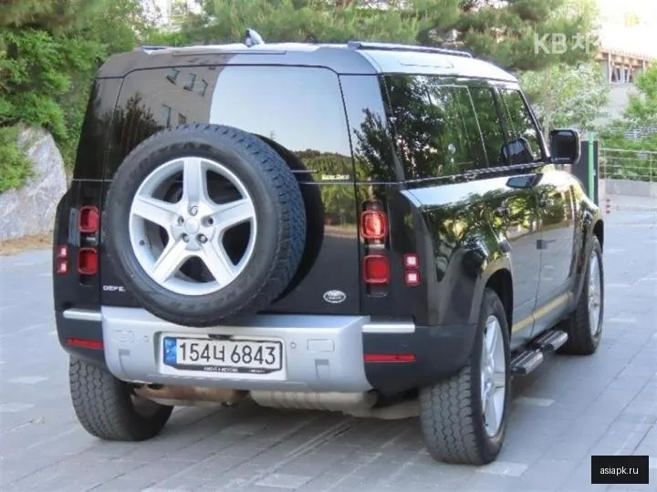 Land Rover Defender 3