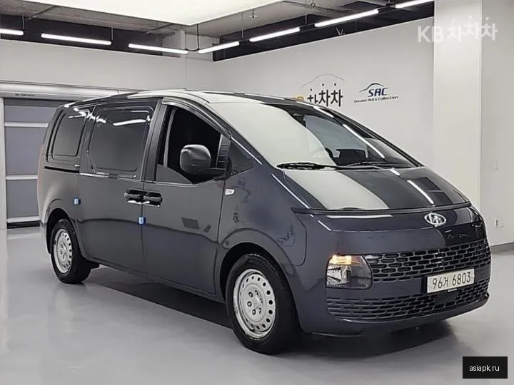 Hyundai Staria 4