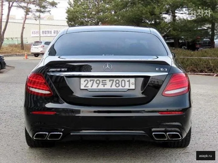 Mercedes-Benz AMG GT 4