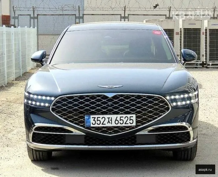 Genesis G90