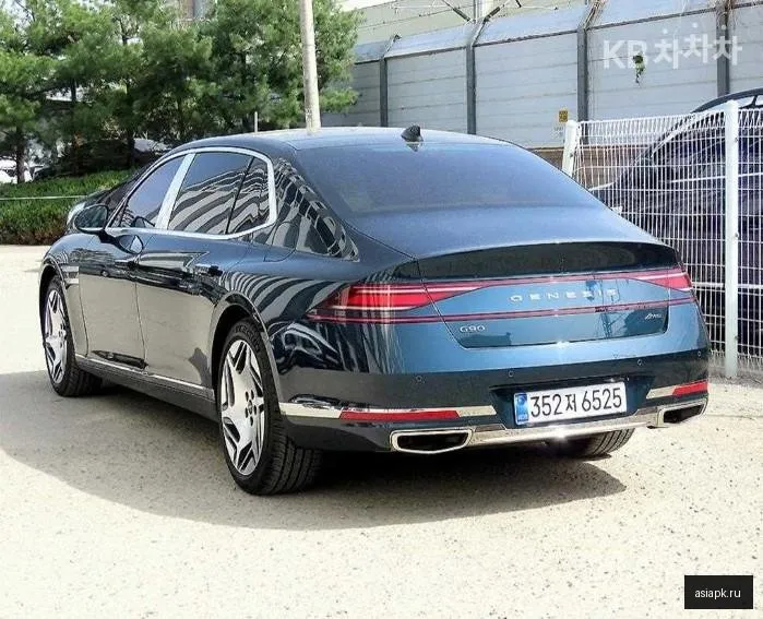Genesis G90 3
