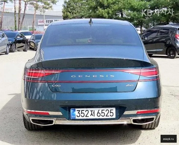 Genesis G90 4