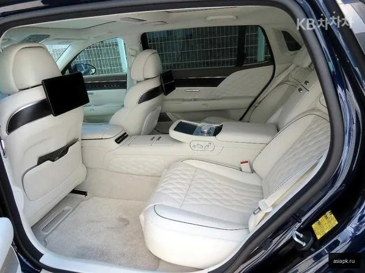 Genesis G90 6