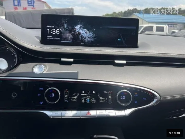 Genesis GV70 3