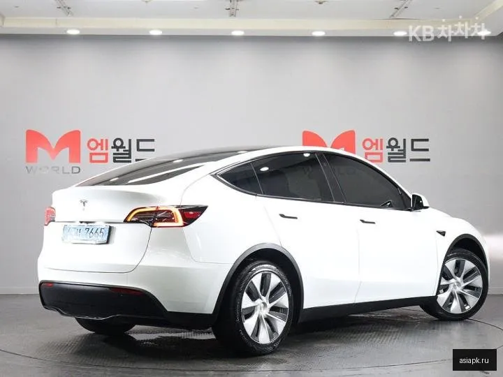 tesla Model Y 3