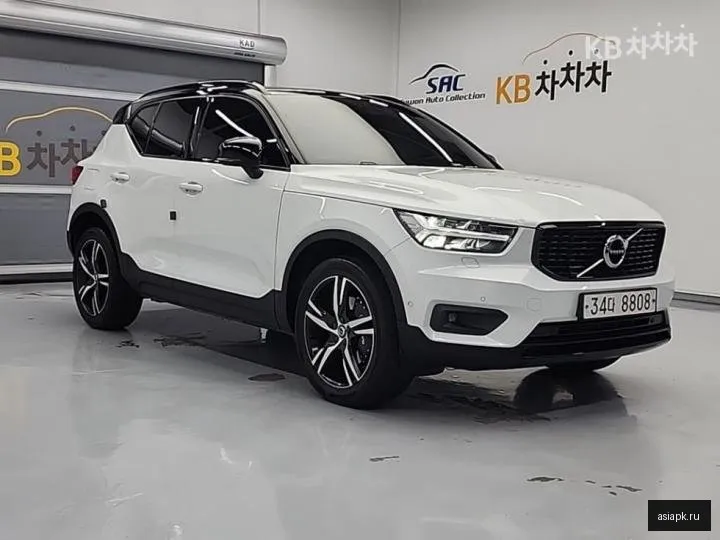Volvo XC40 4